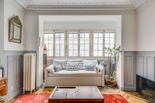 Apartment in Neuilly-sur-Seine, Hauts-de-Seine