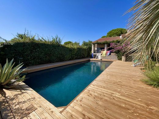 Maison de luxe à Tourbes, Hérault