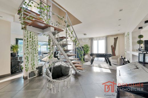 Luxury home in Marolles-en-Brie, Val-de-Marne