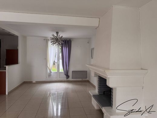 Casa di lusso a Saint-Brice-sous-Forêt, Val d'Oise