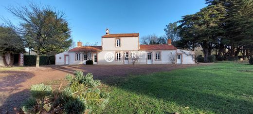 Luxury home in Challans, Vendée