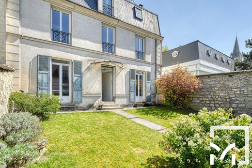Casa di lusso a Bougival, Yvelines