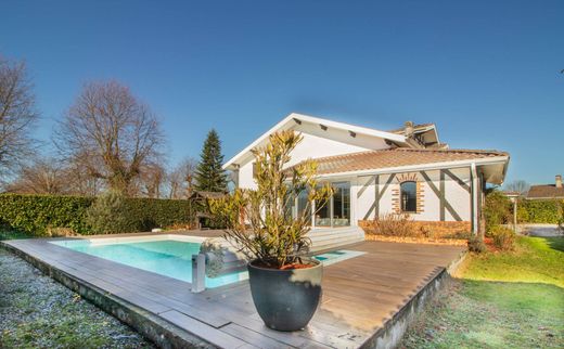 منزل ﻓﻲ Biganos, Gironde