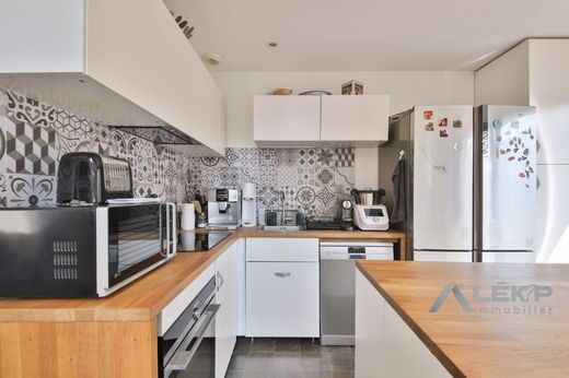 Maison de luxe à Nanterre, Hauts-de-Seine