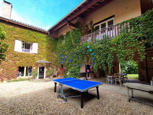 Luxury home in Porte des Pierres Dorées, Rhône