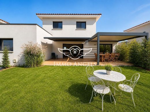 Luxury home in Villeneuve-lès-Maguelone, Hérault