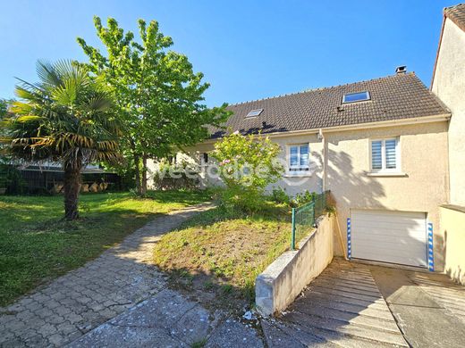 منزل ﻓﻲ Conflans-Sainte-Honorine, Yvelines
