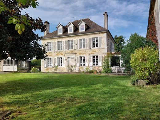 Castle in Bénéjacq, Pyrénées-Atlantiques