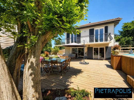 Luxury home in Jassans-Riottier, Ain