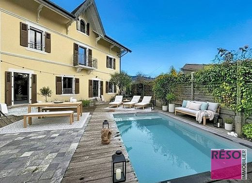 Luxe woning in Arthaz-Pont-Notre-Dame, Haute-Savoie
