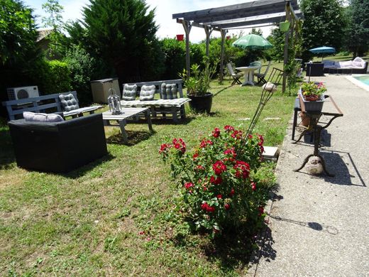 Luxury home in La Chapelle-de-la-Tour, Isère