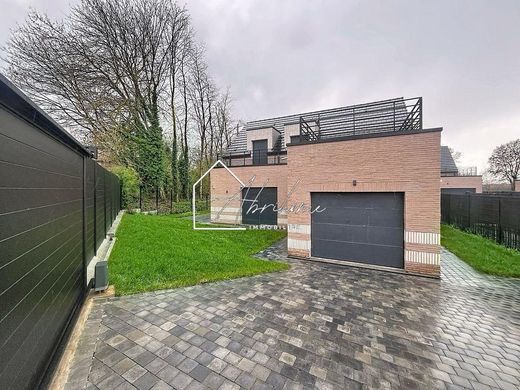 Luxury home in Wattignies, North