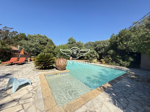 منزل ﻓﻲ Nîmes, Gard