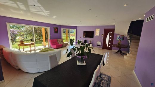 Luxury home in Saujon, Charente-Maritime