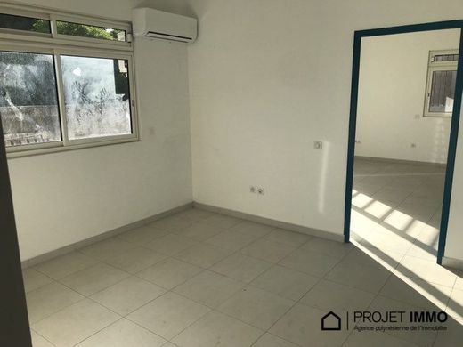 Ufficio a Arue, Îles du Vent