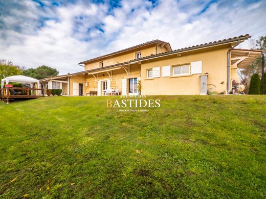 منزل ﻓﻲ Libourne, Gironde