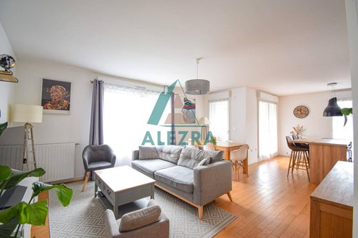 Apartment in Rueil-Malmaison, Hauts-de-Seine