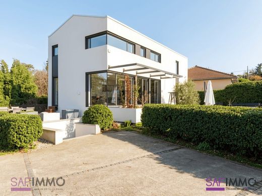 Luxury home in Chaponost, Rhône
