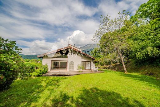 Luxus-Haus in Saint-Martin-d'Uriage, Isère