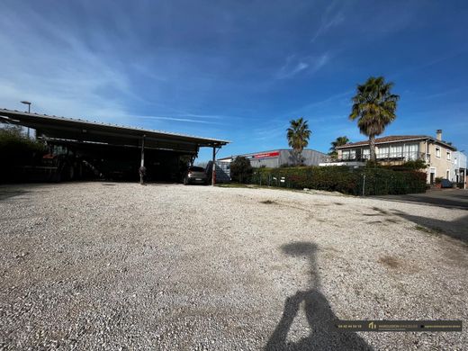 Edificio en Châteauneuf-les-Martigues, Bocas del Ródano