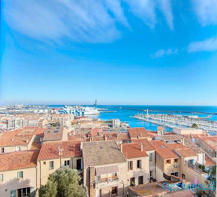 Apartment / Etagenwohnung in Sète, Hérault