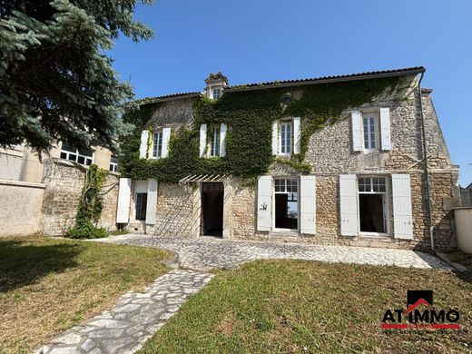 Luxury home in Angoulême, Charente