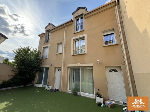 Casa di lusso a Stains, Seine-Saint-Denis