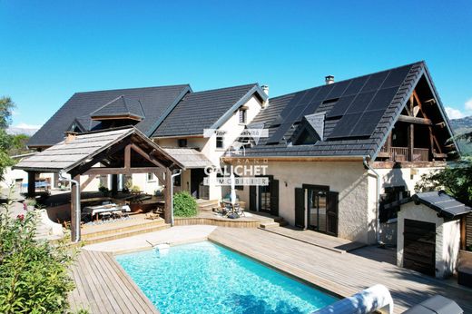 Maison de luxe à La Bâtie-Vieille, Hautes-Alpes