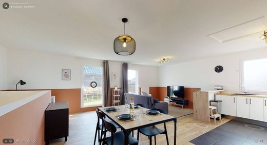 ‏בניין ב  Clichy, Hauts-de-Seine