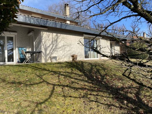 Luxe woning in Claix, Isère