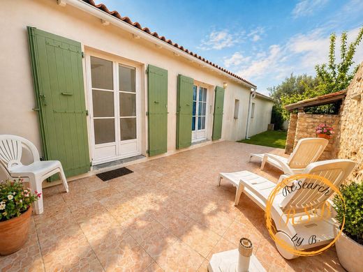 Luxury home in Sainte-Marie-de-Ré, Charente-Maritime