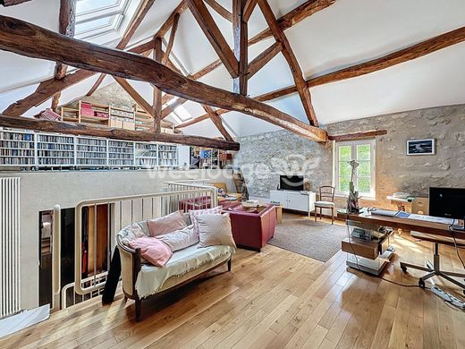 Casa de lujo en Jouy-le-Moutier, Valle de Oise