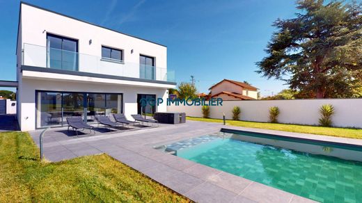 Luxury home in La Salvetat-Saint-Gilles, Upper Garonne