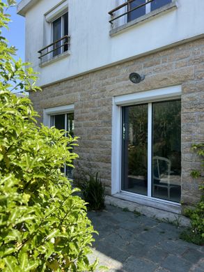 Luxury home in Larmor-Plage, Morbihan