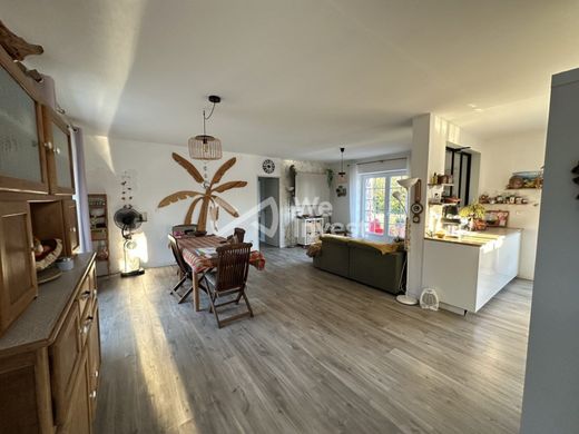 Luxury home in Néoules, Var