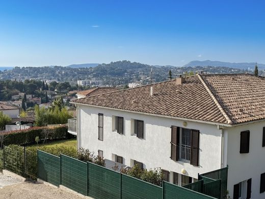 Residential complexes in La Garde, Var