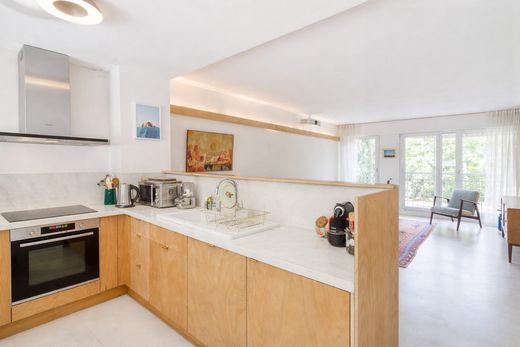 Apartment in Belleville, Père-Lachaise, Ménilmontant, Paris