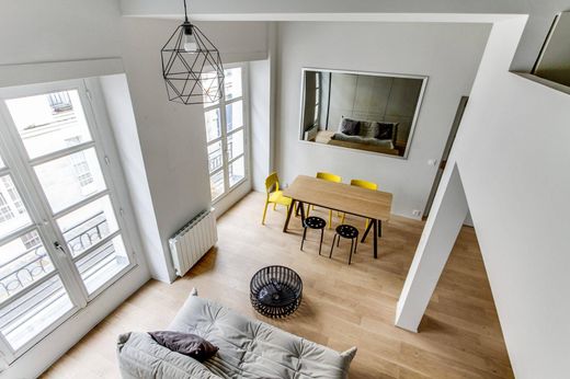 Apartment / Etagenwohnung in Temple, Rambuteau – Francs Bourgeois, Réaumur, Paris