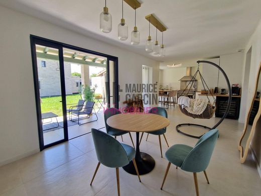 Casa di lusso a L'Isle-sur-la-Sorgue, Vaucluse