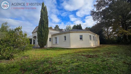 Πολυτελή κατοικία σε Saint-Jean-d'Illac, Gironde