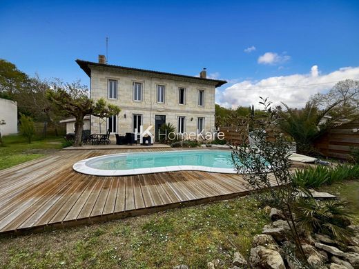 Luxury home in Saucats, Gironde