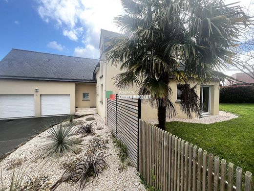 Элитный дом, Noyal-sur-Vilaine, Ille-et-Vilaine