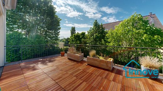 Apartment in Noisy-le-Roi, Yvelines