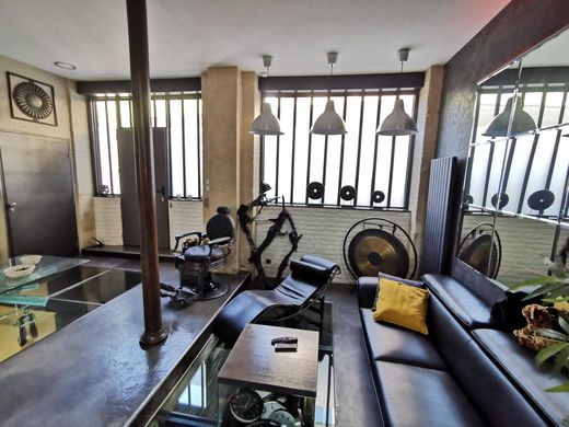 Apartment / Etagenwohnung in Buttes-Chaumont, Villette, Bas Belleville, Paris