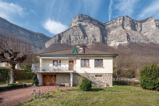 Luxury home in Crolles, Isère