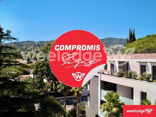 Apartment in Mandelieu-la-Napoule, Alpes-Maritimes