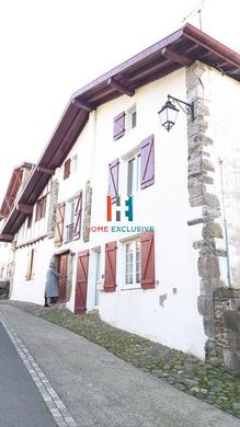 Maison de luxe à Cambo-les-Bains, Pyrénées-Atlantiques