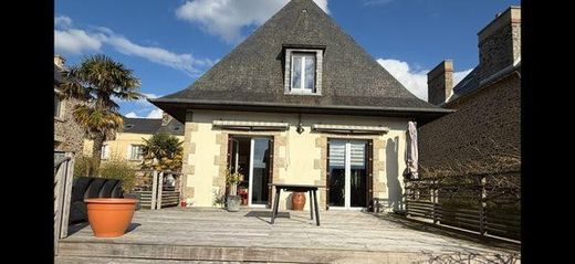 Luxury home in Dinan, Côtes-d'Armor