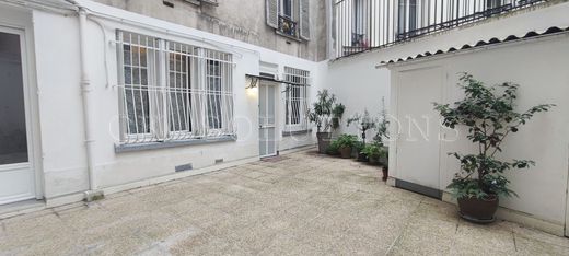 Apartment / Etagenwohnung in Champs-Elysées, Madeleine, Triangle d’or, Paris