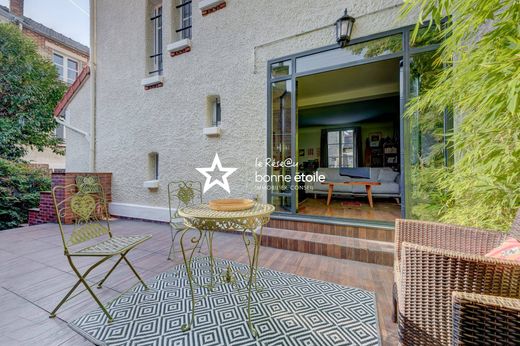 Luxus-Haus in Buttes-Chaumont, Villette, Bas Belleville, Paris